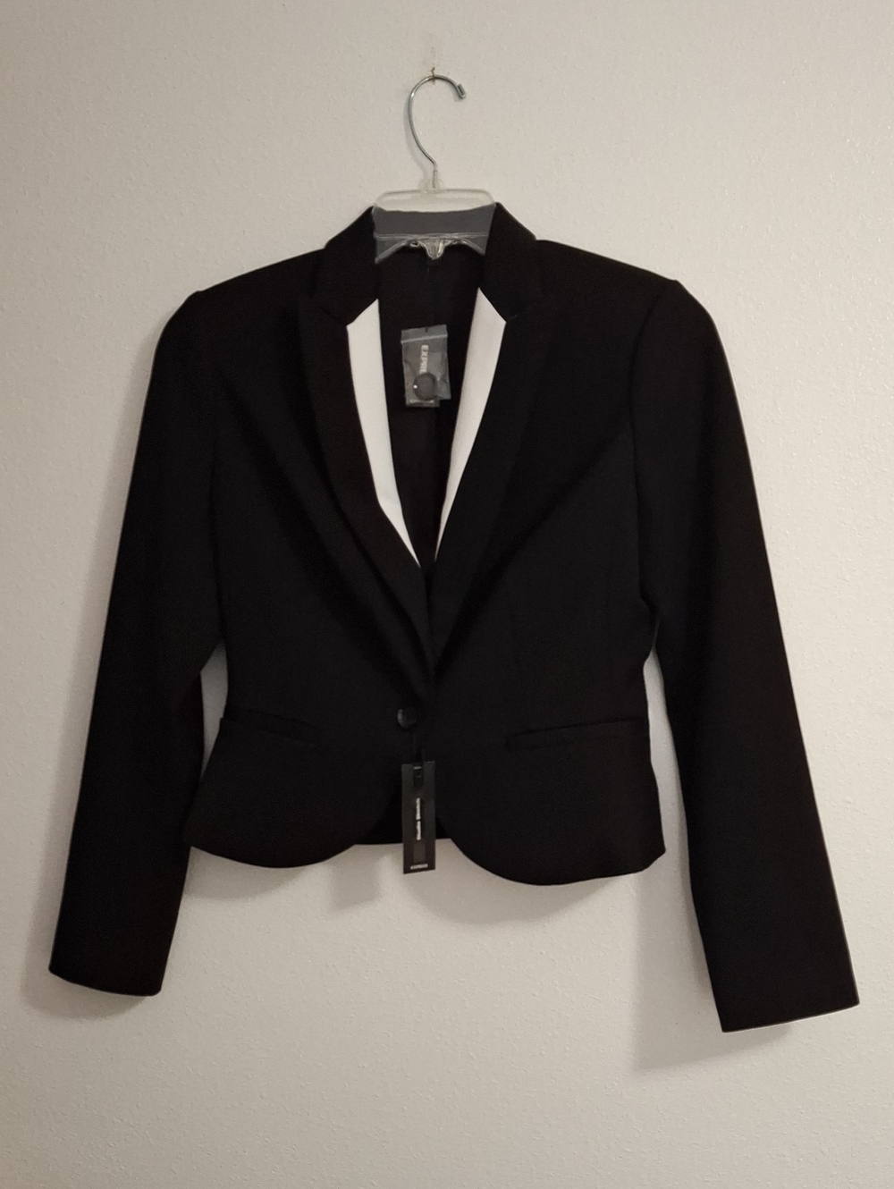 Express Black Women's Tailored Studio Stretch Blazer White Lapel Detail Size 6